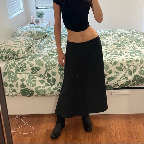 ❌GIVEN AWAY❌ Dark Gray Midi Skirt - Picture 1 of 5